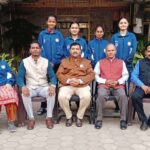 KHELNEWZ RAIPUR DESK नेशनल तैराकी में सिल्वर मेडलिस्ट शिवांगिनी को संघ के अध्यक्ष एवं सांसद बृजमोहन अग्रवाल ने दिया बधाई