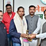 KHELNEWZ RAIPUR DESK एशियन गेम्स में भारतीय महिला कबड्डी टीम ने जीता गोल्ड, डॉ विक्रम सिंह सिसोदिया इस ऐतिहासिक उपलब्धि के दौरान रहे उपस्थित